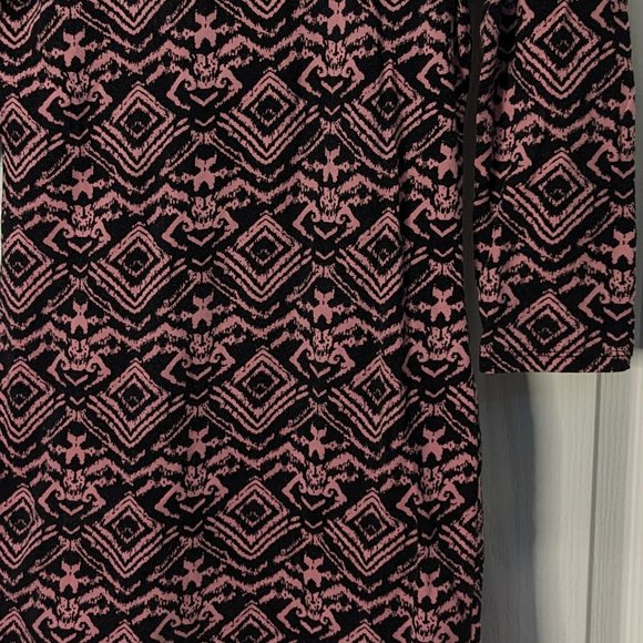 Patterned Bodycon Dress - Picture 6 of 6